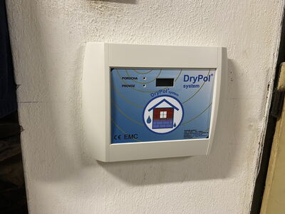 Nasazení postranních krytů systému DryPol®
