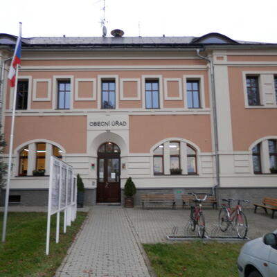 Bezzásahové vysoušení zdiva obecního úřadu Vikýřovice elektroosmózou